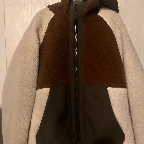 Levi’s hooded jacket new with tags - Picture 2 of 5